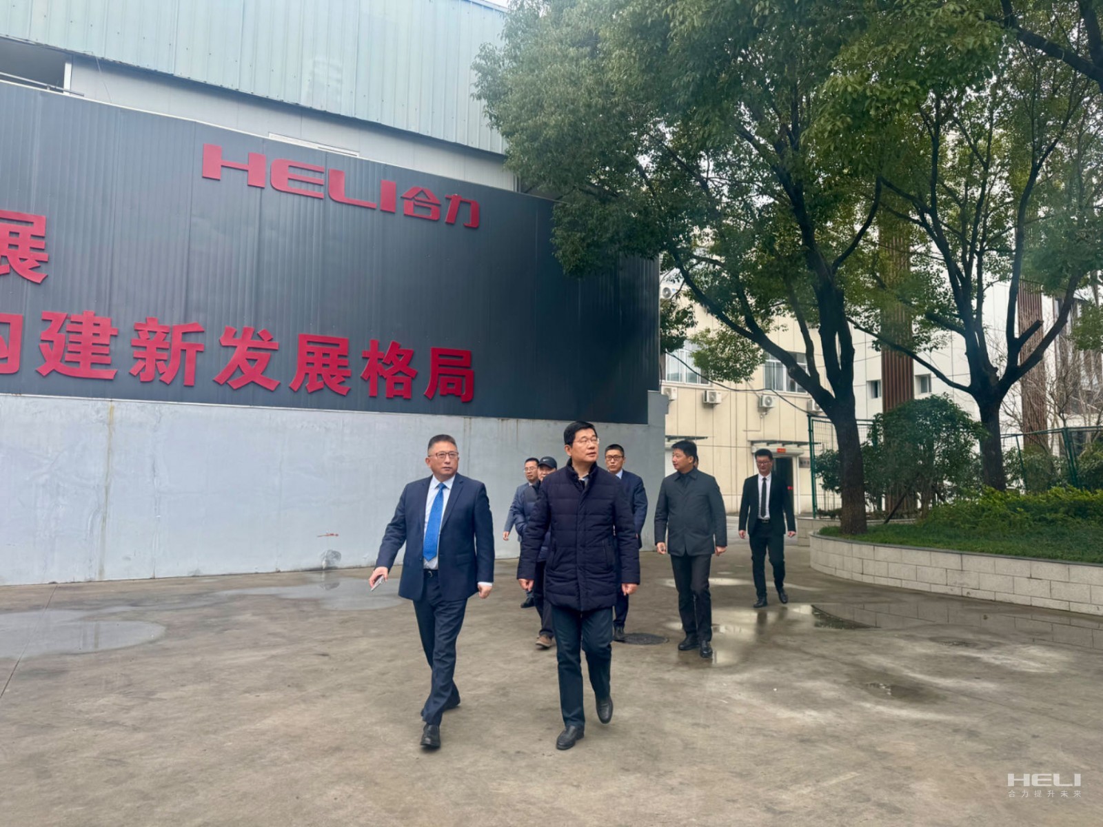 周峻深入上(shàng)海(hǎi)合力調研指導工(gōng)作(zuò)