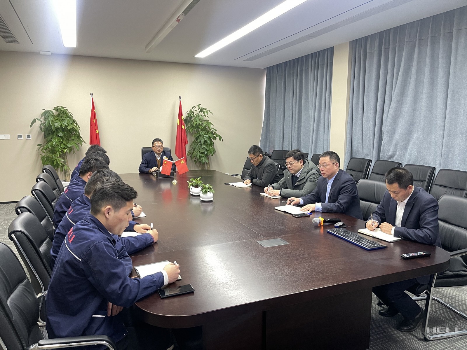 奮楫揚帆 啓航2023 ——上(shàng)海(hǎi)合力電(diàn)動産品專業(yè)化(huà)銷售部召開(kāi)2023年(nián)銷售工(gōng)作(zuò)會(huì)議(yì)